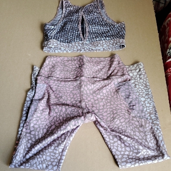 Peleton ATHLETIC 2 Piece Leopard Print 2 Piece Set LARGE - Picture 15 of 15